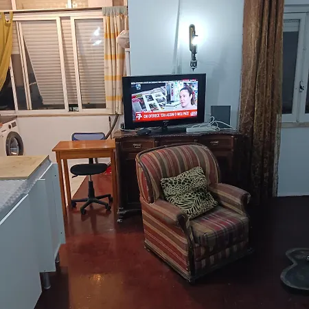 Cheap And Big, 4 Appartement