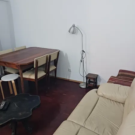 Cheap And Big, 4 Apartament Lizbona