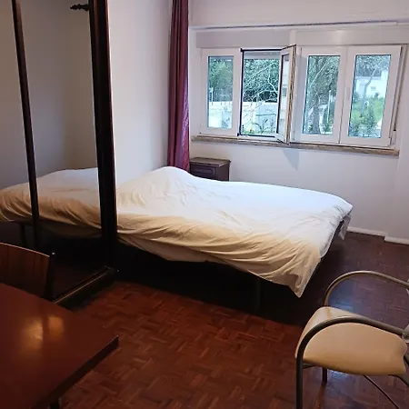 Cheap And Big, 4 * Lizbona