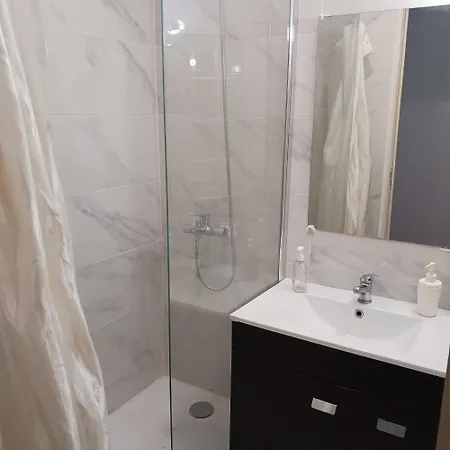 Cheap And Big, 4 Appartement
